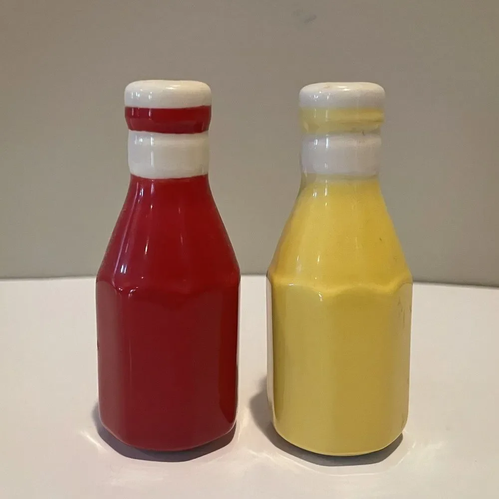 Ketchup Mustard Bottle Salt and Pepper‎ Shakers w Stoppers Kitschy Retro EUC